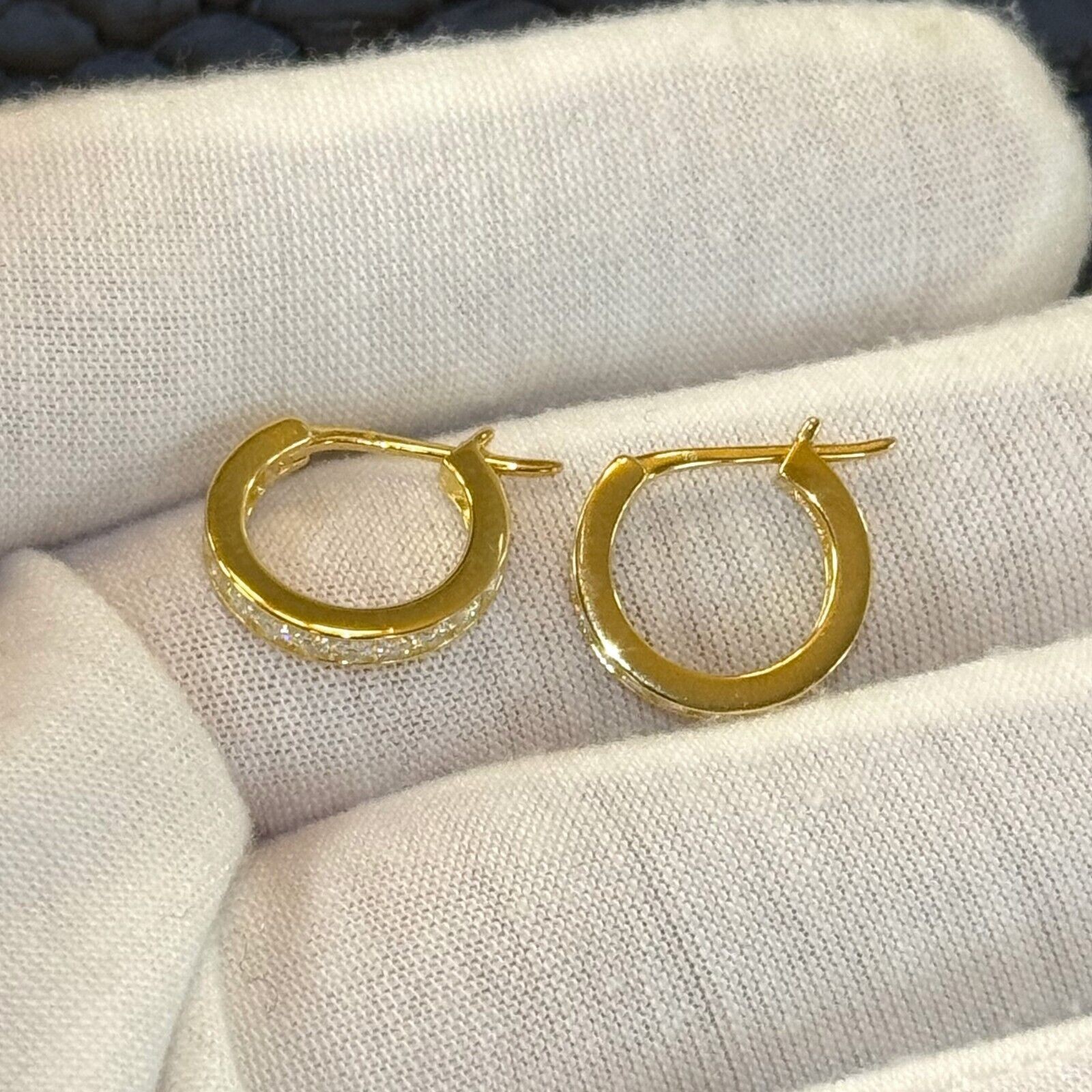 VVS1 Moissanite Small Hoop Earrings Huggies – 925 Silver or 14K Gold – Unisex