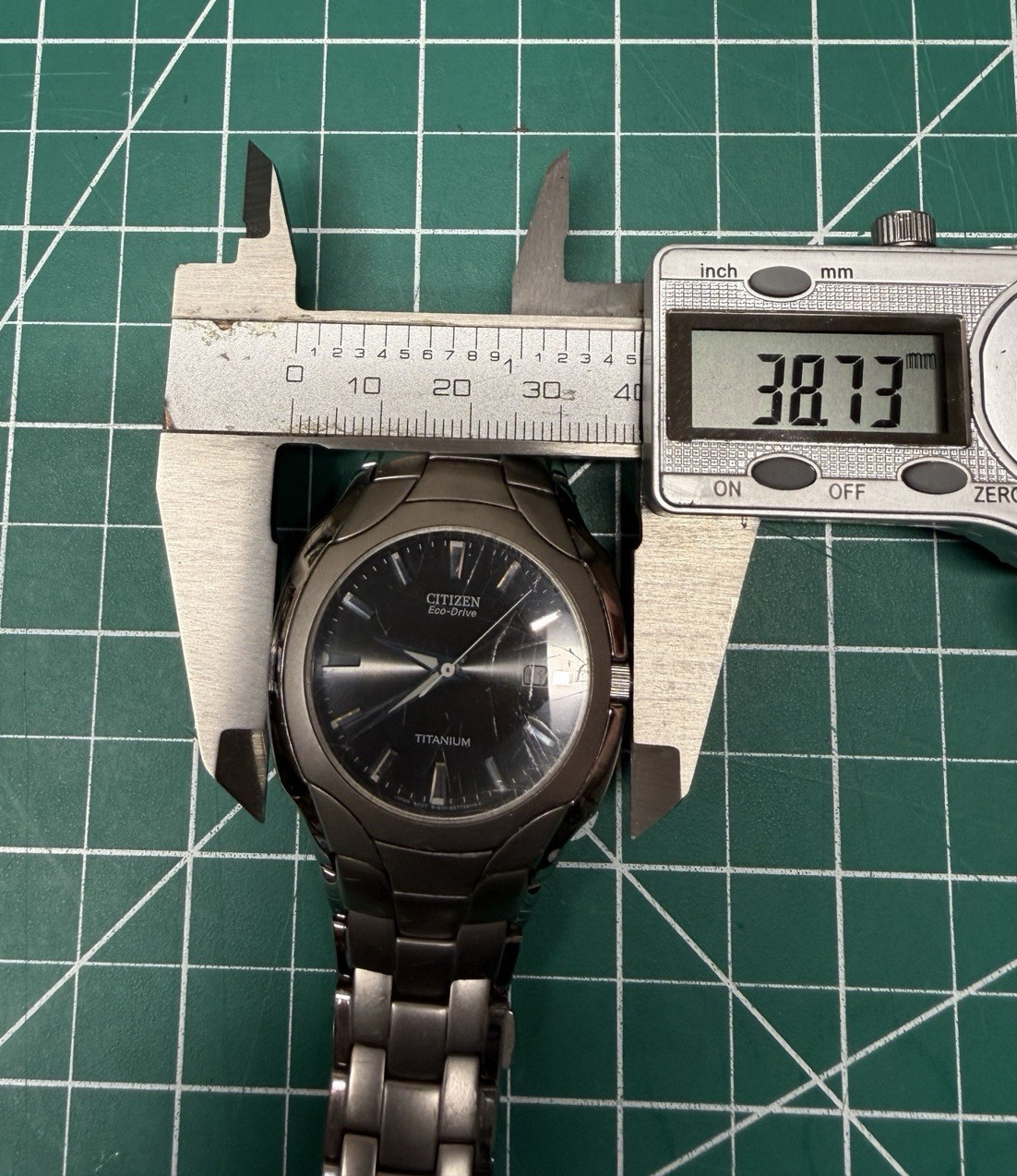 Citizen – Men’s Eco Drive Titanium E111-S049610 Solar Powered Watch