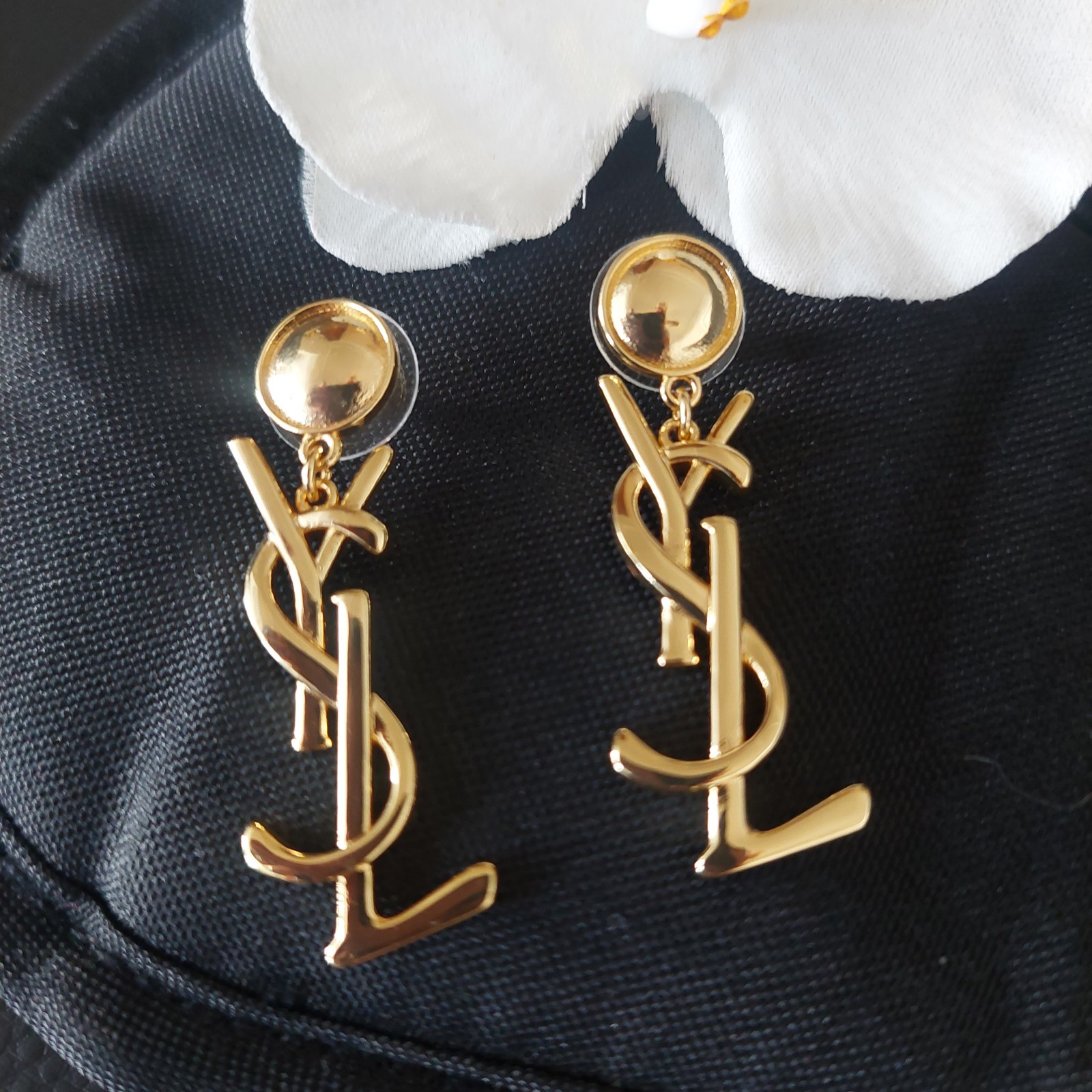 Auth. YVES SAINT LAURENT YSL Dangle Drop LOGO EARRINGS Gold Tone