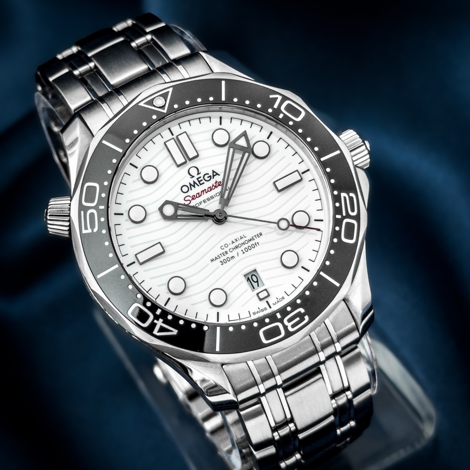 OMEGA Seamaster 300M White Wave Dial 42mm Full Set – Ref 210.30.42.20.04.001