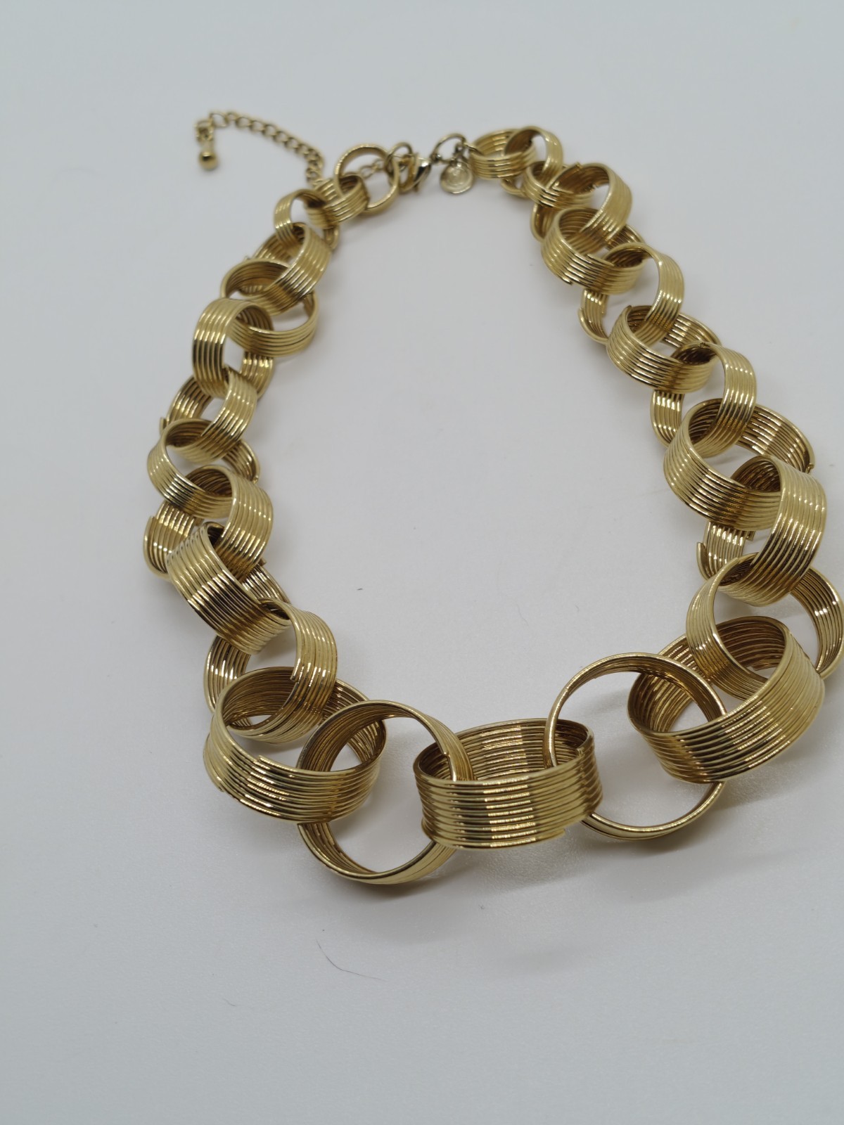 Gold Tone Spring Hoop Necklace 20 Cm Adjustable To Longer 24 Cm