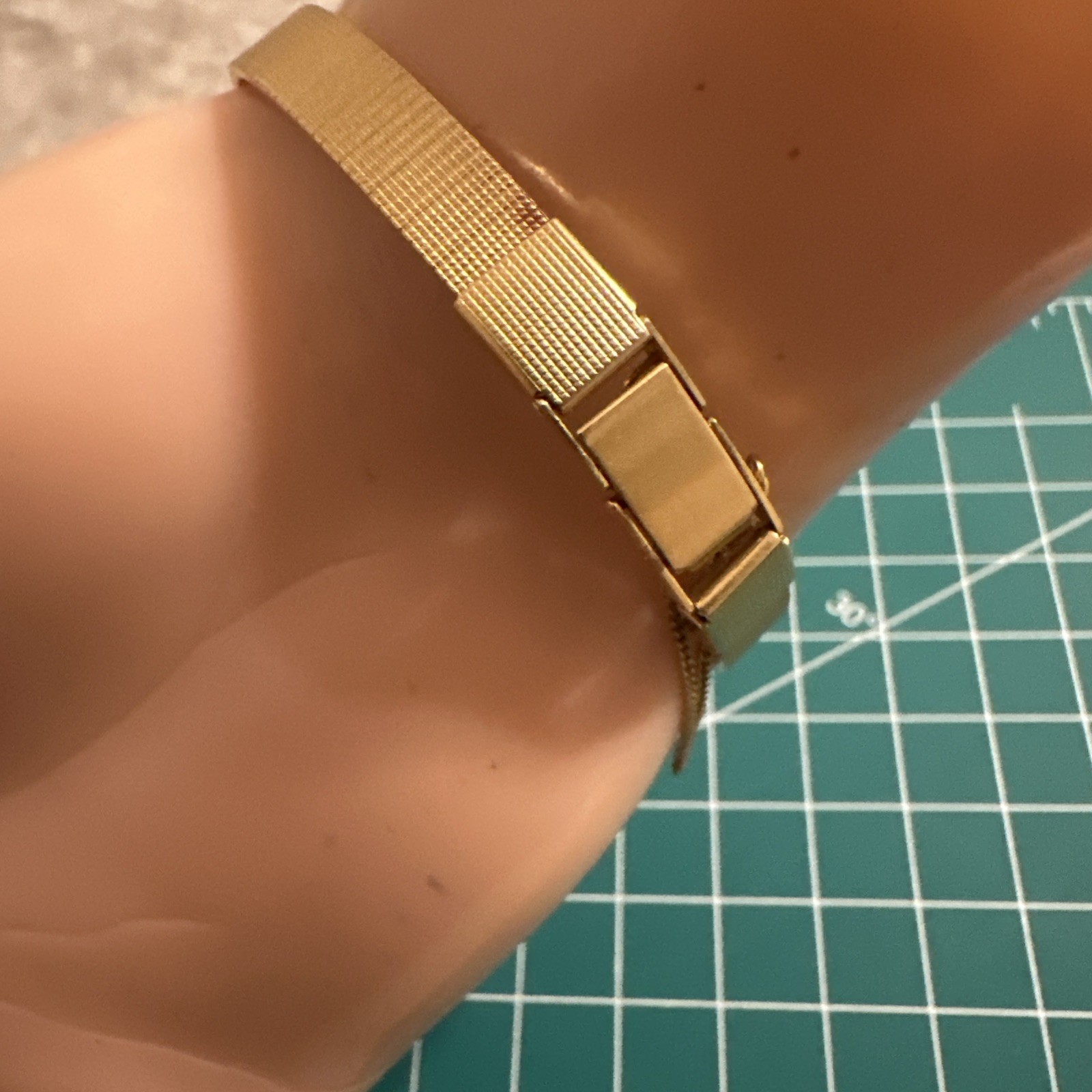 Vintage Seiko Watch Women’s Classic Luxury Gold Tone 2C20-6440 Gold Dial
