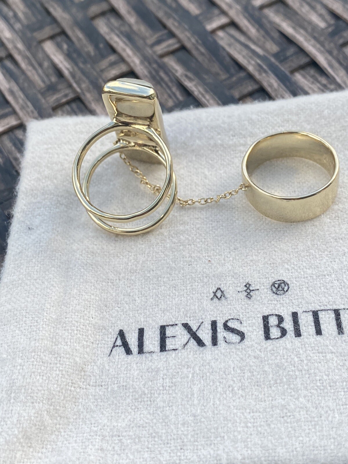 100% Authentic Alexis Bittar Elongated Silver Lucite Double Band Ring Size 7ish
