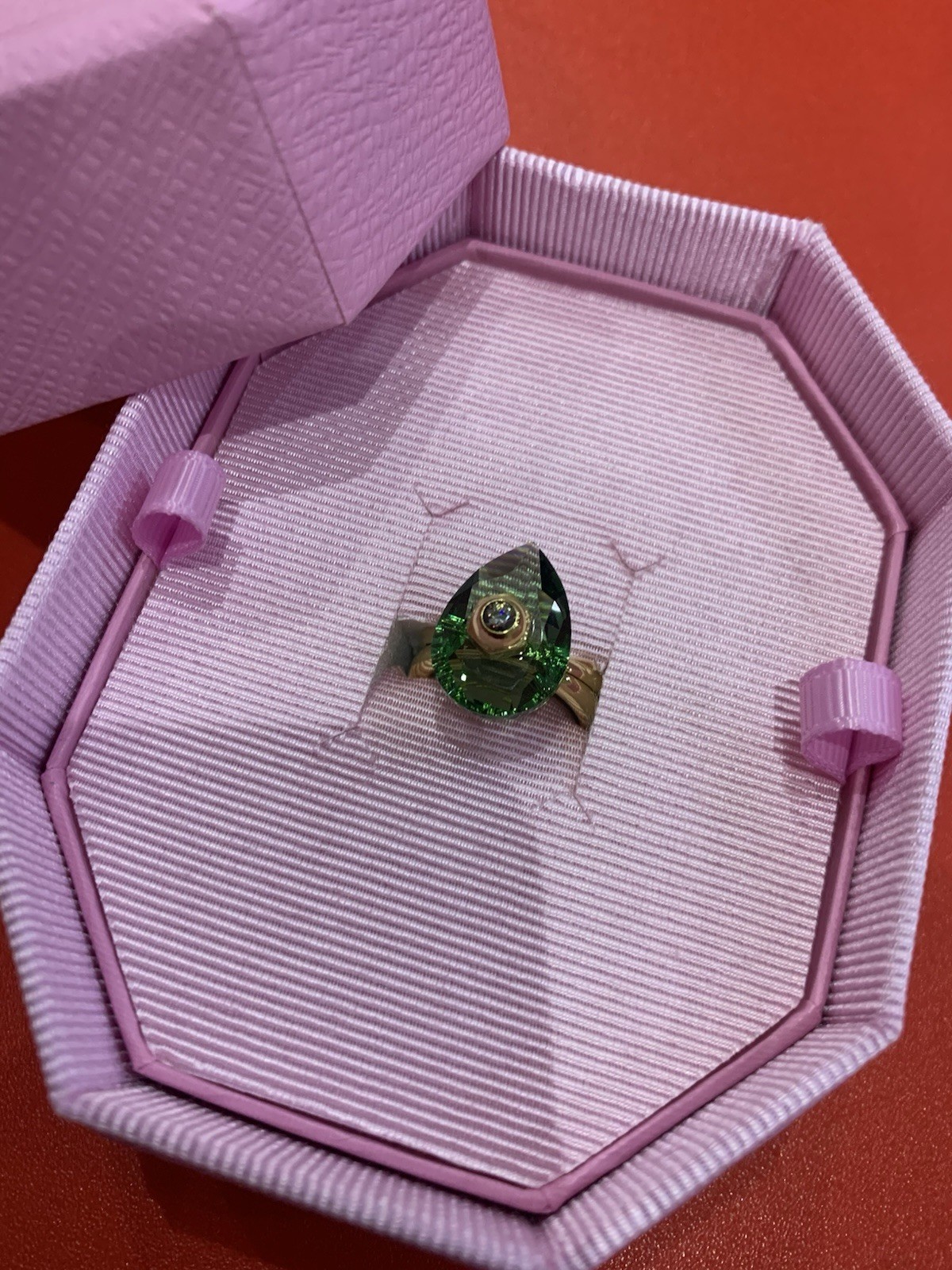 Swarovski Numina Ring Green Pear cut Crystal Gold Tone Plated size 58 new💕❤️