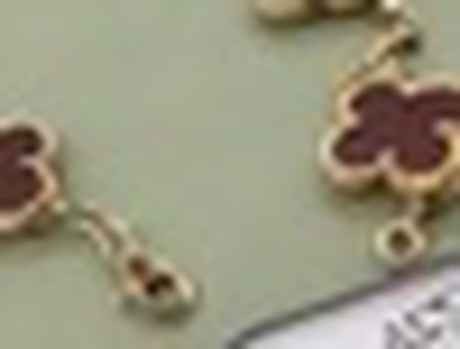Van Cleef & Arpels Five Motif – Yellow Gold Alhambra Carnelian Bracelet