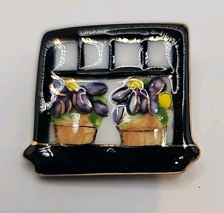 Vintage Ceramic Enamel Flower Pots On Window Sill Brooch Pin Gold Tone Accents