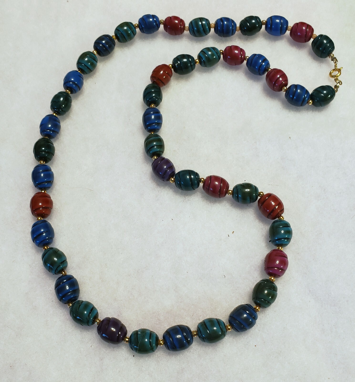 UNBRANDED – MULTI-COLOR BLACK ACCENT SWIRL LUCITE BEAD NECKLACE – 29″