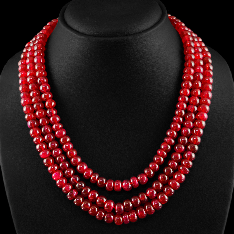 BEAUTIFUL 686.80 CTS EARTH MINED RED RUBY 3 STRAND ROUND SHAPED BEADS NECKLACE