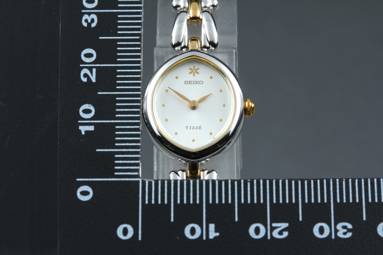 [MINT] Seiko TISSE 1F20-5200 17mm White Dial Quartz Women’s Watch From JAPAN
