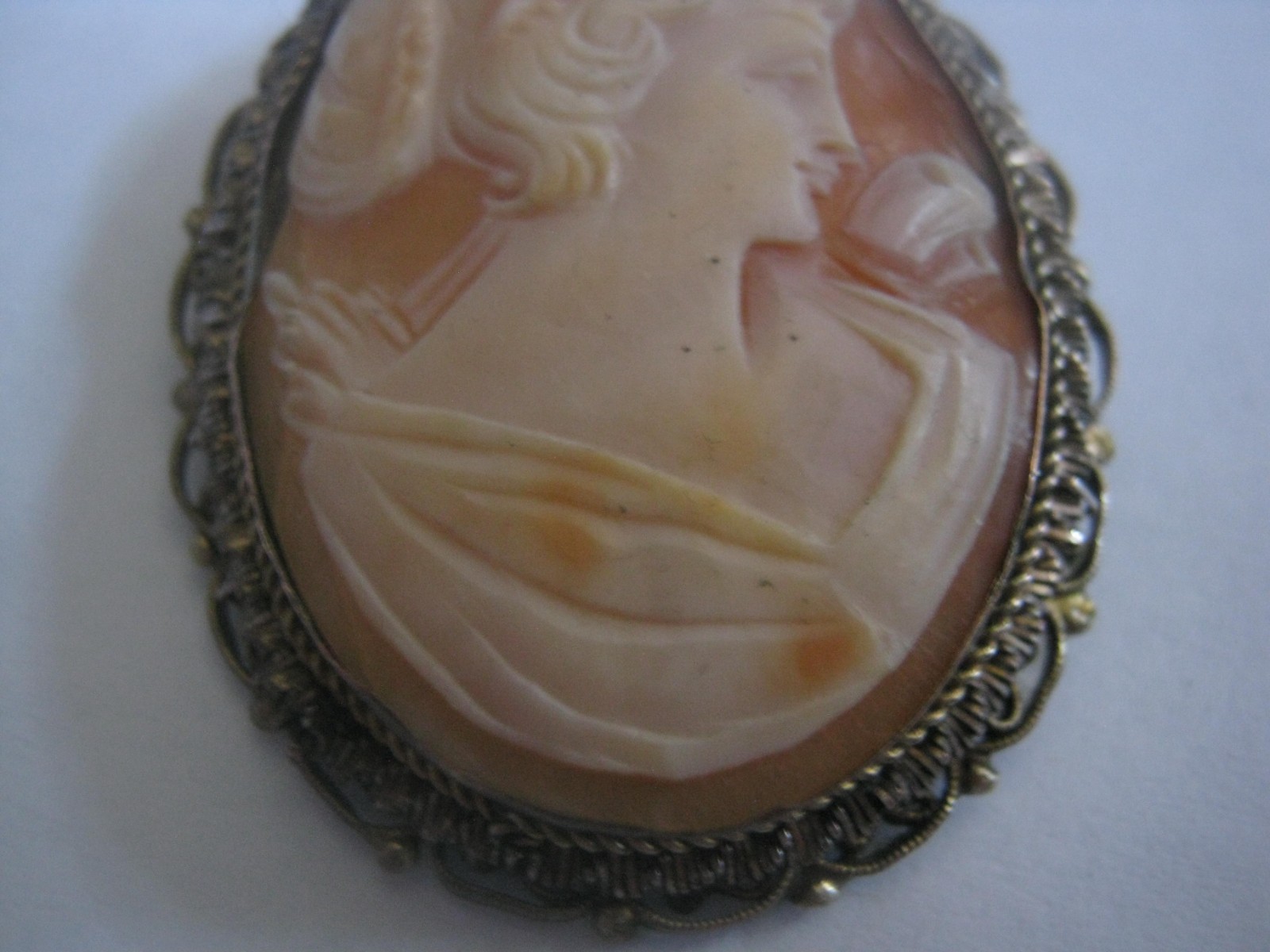 Pretty Lady Carved Shell Cameo 1.75″ Brooch/Pendant Fancy Hair & Dress LQQK!