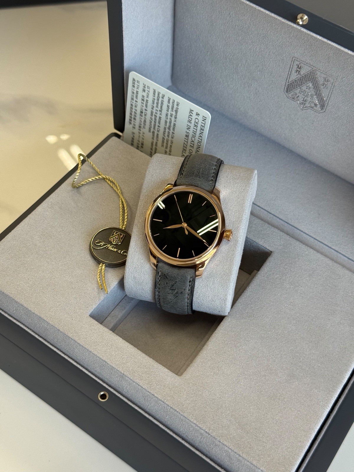 H.Moser & Cie. Endeavour Centre Seconds Vantablack Red Gold Watch