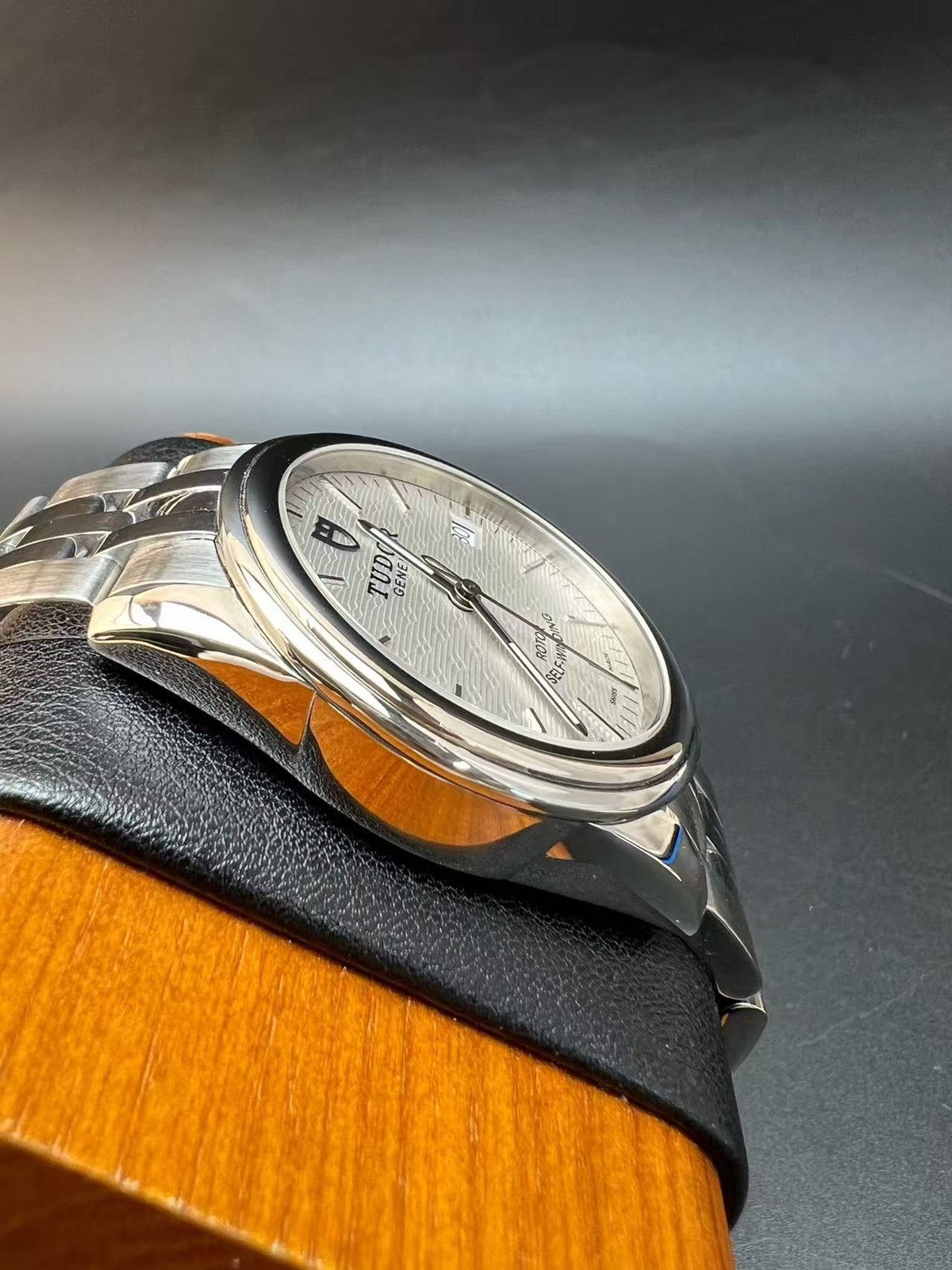 Tudor Sliver Linen Dial Glamour M55000-0003 Men’s Watch Automatic 36mm Date