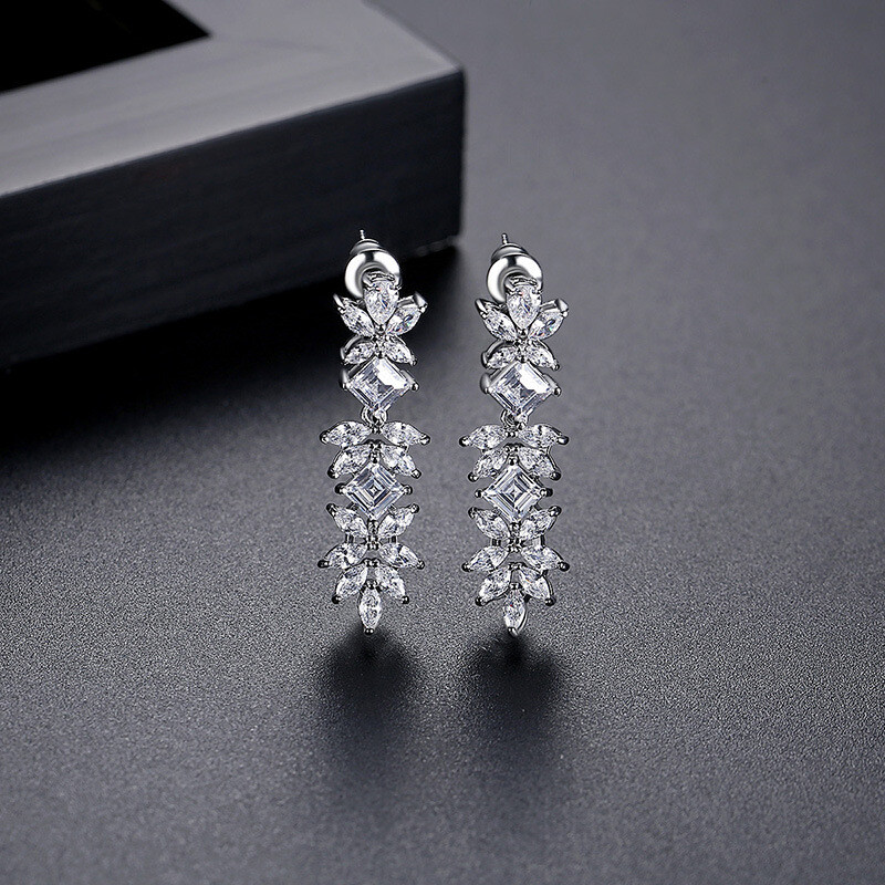 White Zircon Fashion Wedding Day Commuter Gold Plated Women’s Earrings