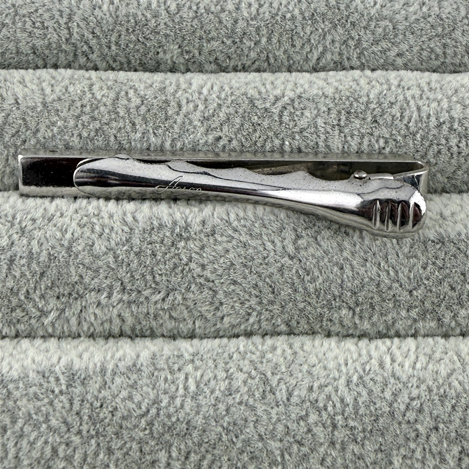 Vintage 1960s Anson Engraved Scroll Work Silver Tone 2.25″ Tie Bar Clip #65026