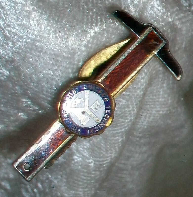 Vintage 1950’s Kinney 24K Gold EP Chicago Technical College T-square Tie Clasp