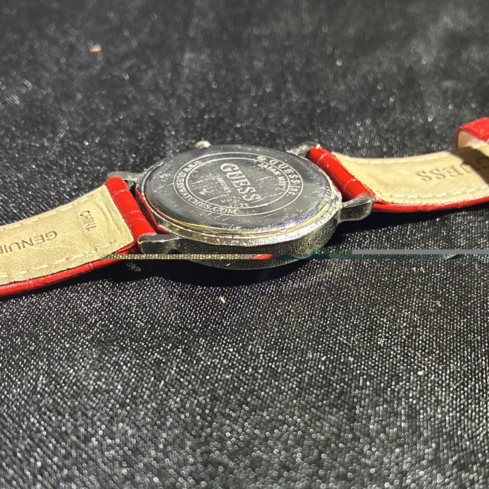 GUESS G65174L Women’s Quartz Analog Watch White Dial Red Leather Strap Day/Date