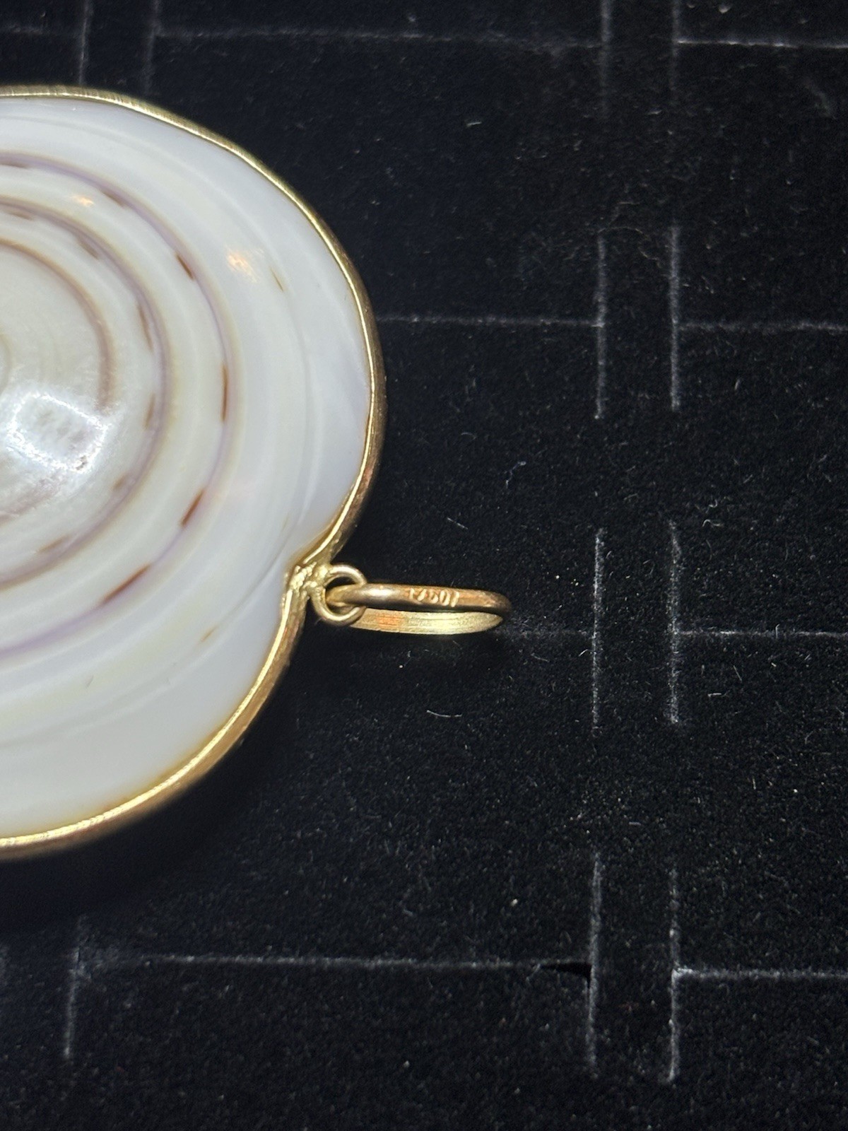 Uno a erre 18k gold Wrapped 70’s Vintage heart shell pendant 14k Chain Unoaerre
