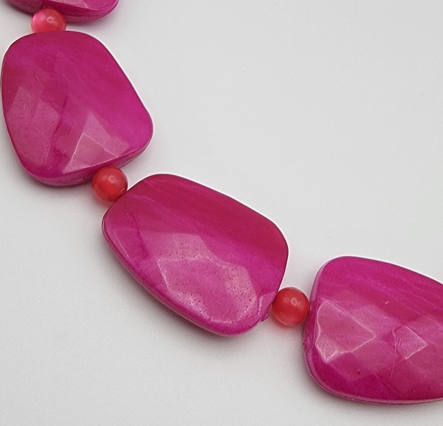 Pink Asymmetrical Flat Acrylic Bead Link Necklace 20.5 In Silver Tone Statement