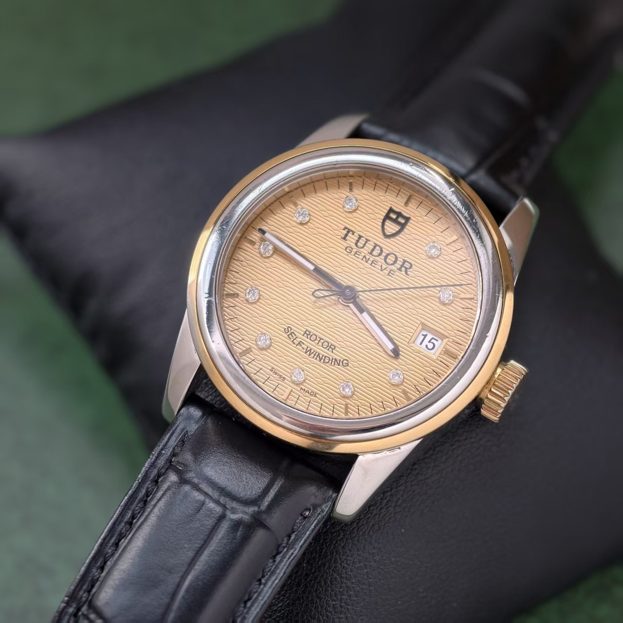 Tudor Linen Champagne 10-Diam Glamour M55003-0068 Men’s Watch Automatic 36mm