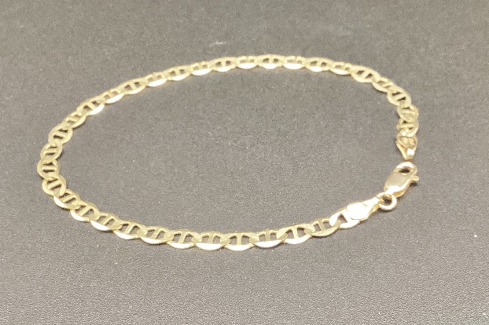 Real 10 KT Stamped Yellow Gold Mariner Link Chain Bracelet Unisex 8” L, 6mm W