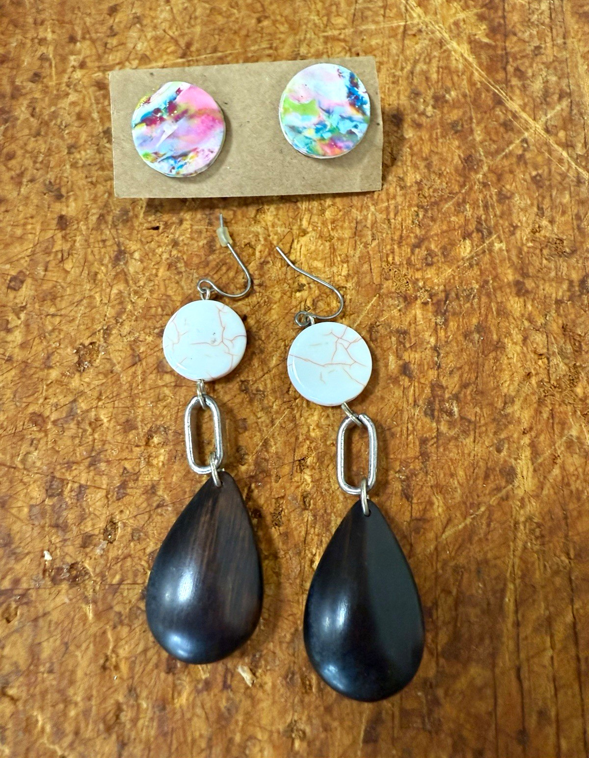 Lot of 2: multicolor round stud & white/black teardrop hook dangle earrings