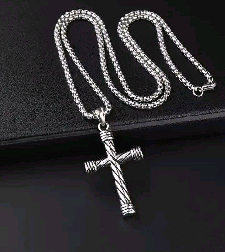 Collar Para Hombre con Colgante de Cruz Cadena con Crucifijo Joyería de Moda