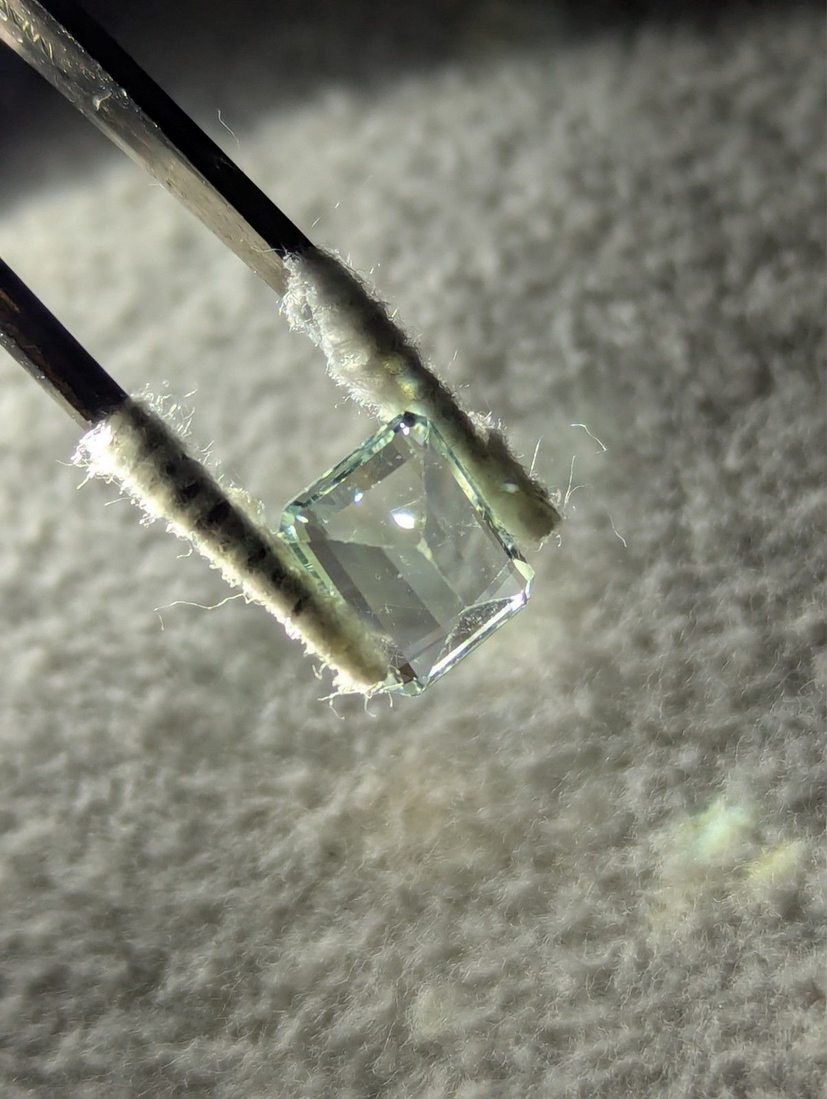 Aquamarine Clear Faceted Gemstone 2.4 carat (0.49g) 9.7 x 7.6 x 4.7 mm