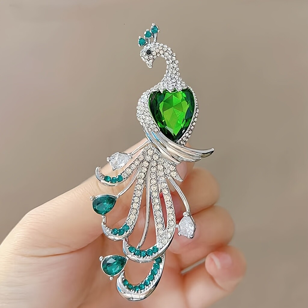 High-end and high-end peacock spirit brooch, retro pin clothing accessories