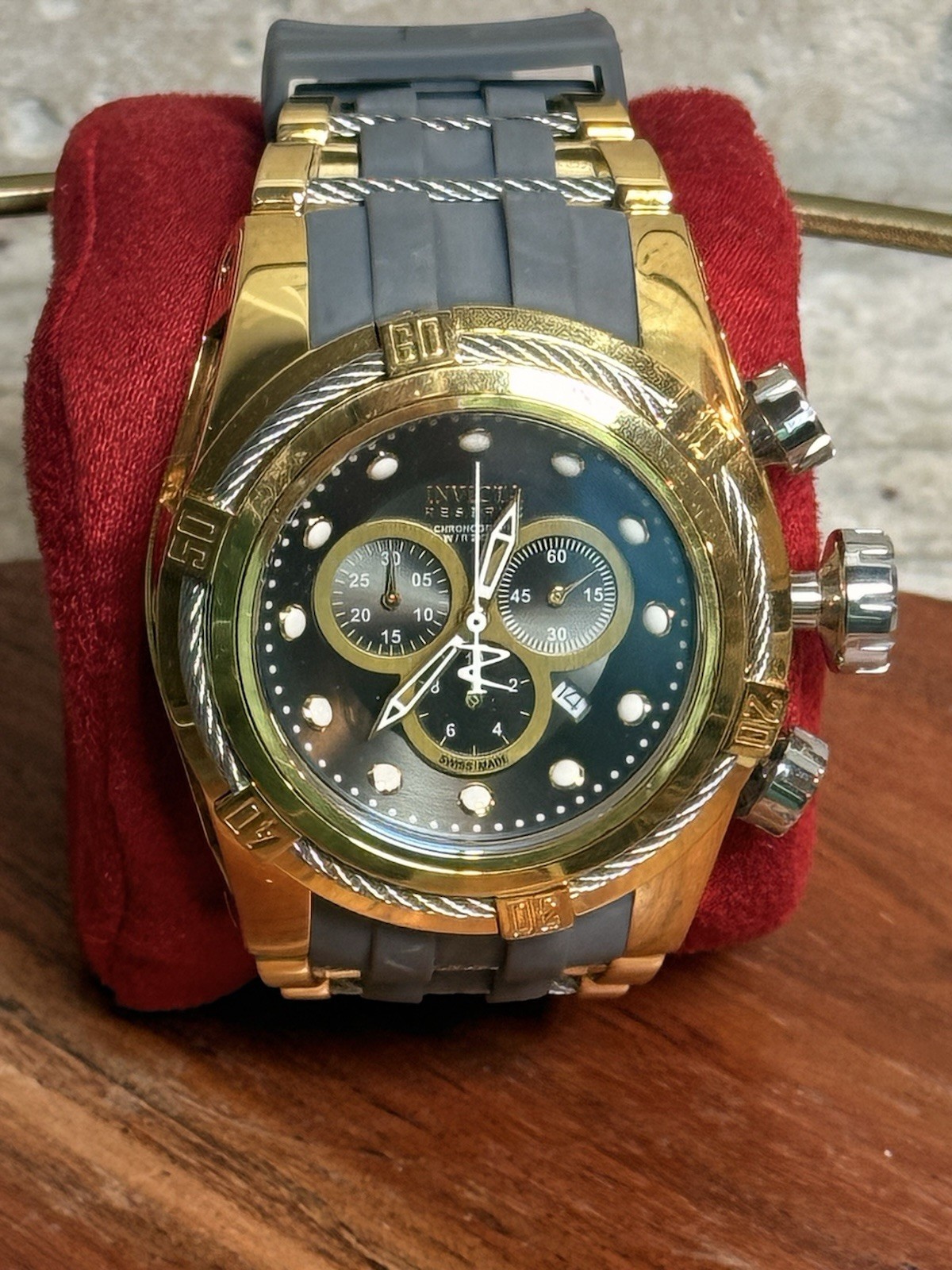 Invicta Bolt Zeus 2803 Quartz Chronograph Gold Gray Watch Needs New Battery