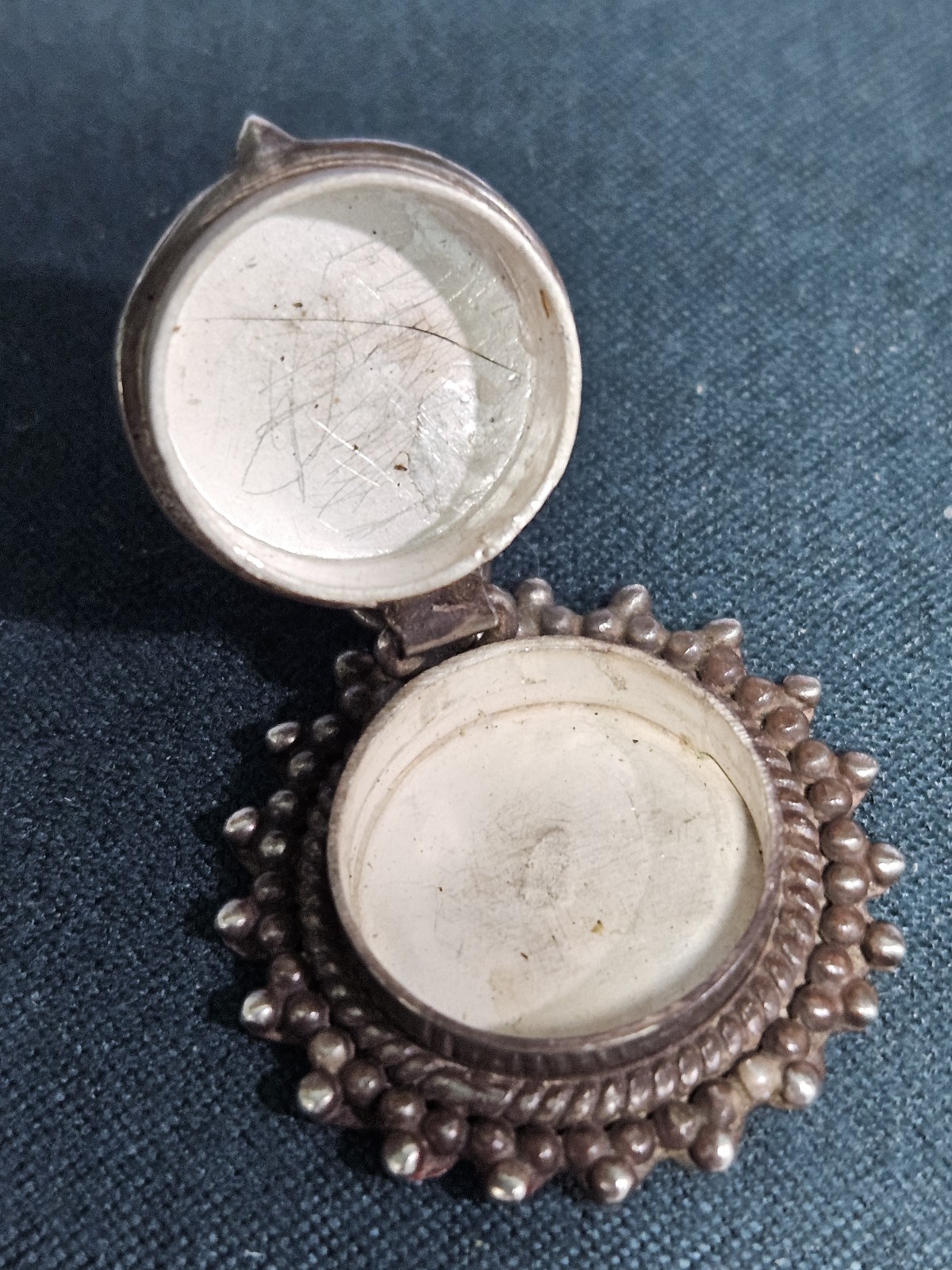 Vintage 925 Pill / Poison /Locket Box Pendant 10g