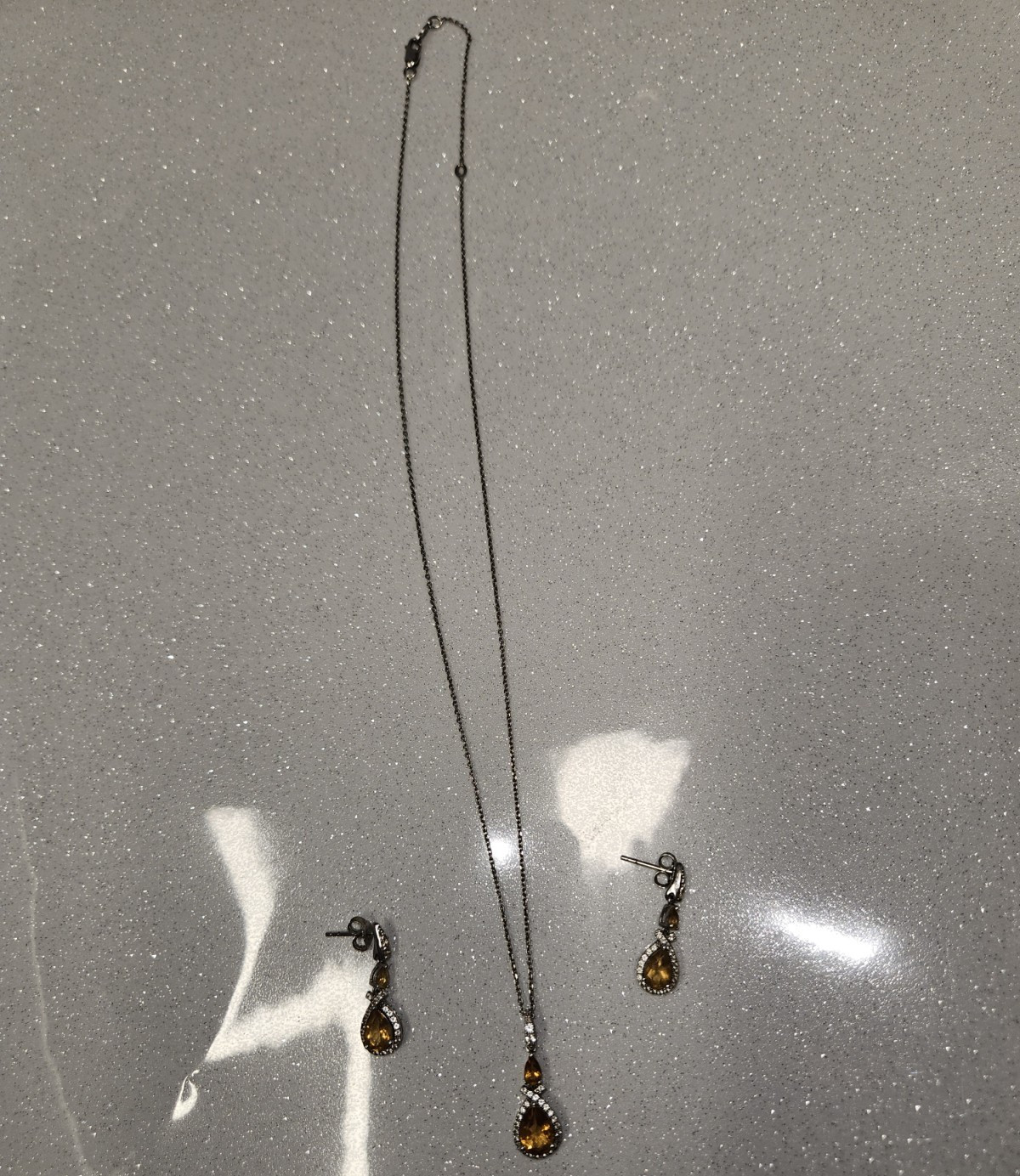 Silver Tone Yellow Teardrop Crystal Pendant Necklace & Earrings Jewelry Set
