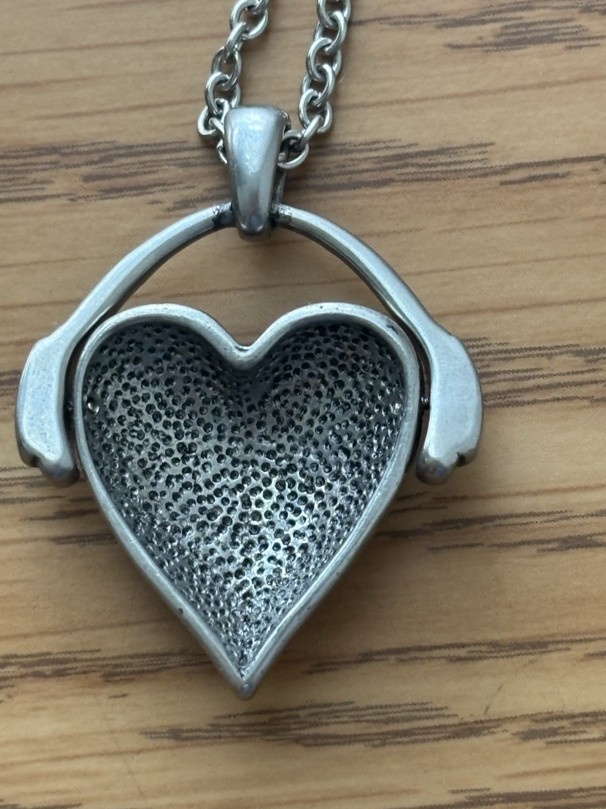 Silver Tone Cable Chain Necklace Red Heart Charm Pendant Love Music Theme
