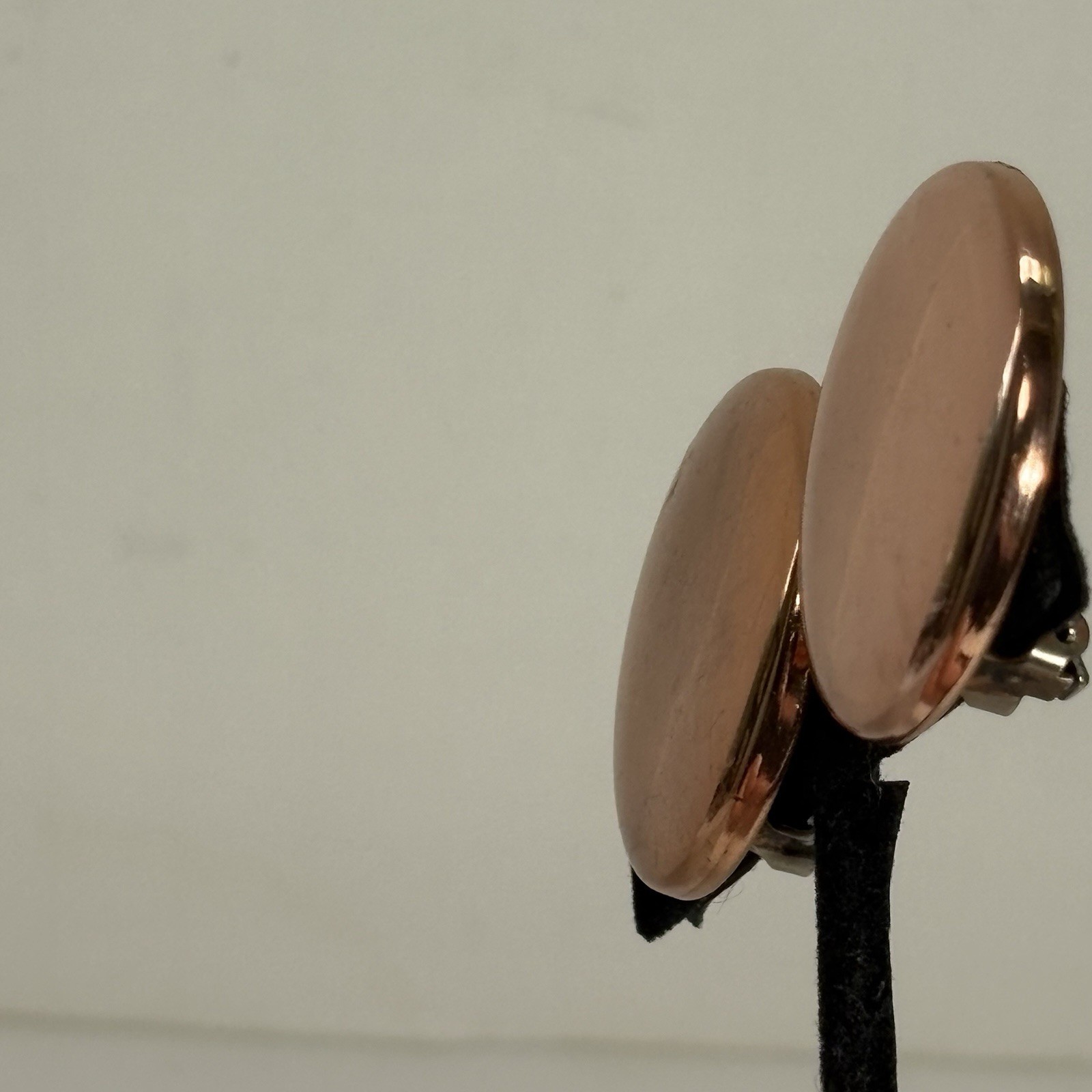 Renoir Copper Disc Button Earrings Modernist Clip Vintage Signed Round 1.25″