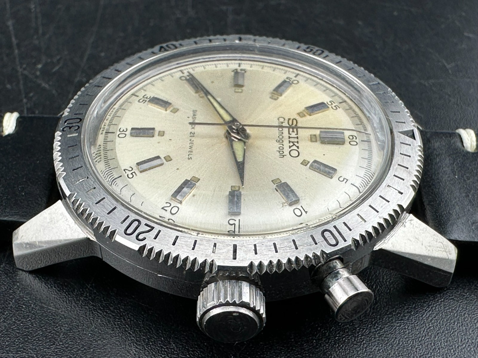 1964 Seiko Monopusher Chronograph Men’s Manual Wind Silver Dial 37.5mm 45899