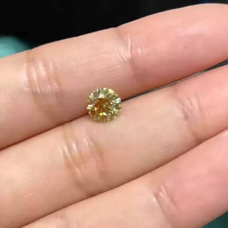 Elegant 1 Carat Natural Yellow Diamond – VVS1 | Round | D Color Certified Z18