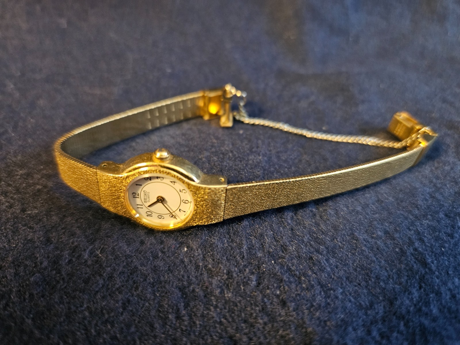 Ladies Seiko Watch 6.5″ Gold with Safety Chain