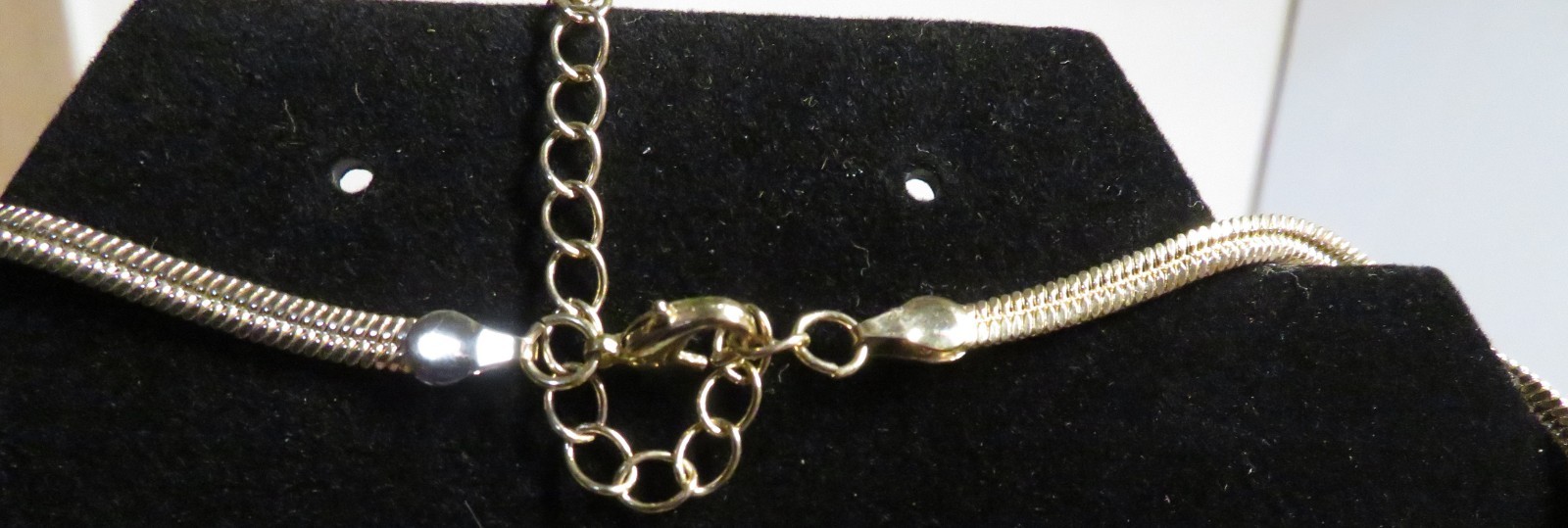 Vintage Women Gold Tone Herringbone Chain Necklace Flat Snake Choker 15-19″ adju