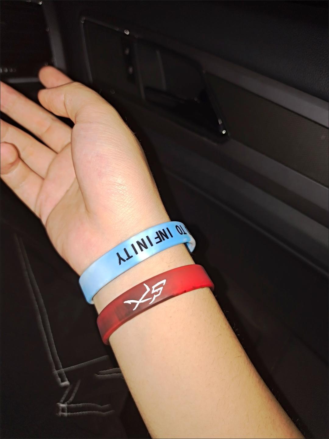 2pcs Custom Classic Silicone Wristbands – Personalized Rubber Bracelets