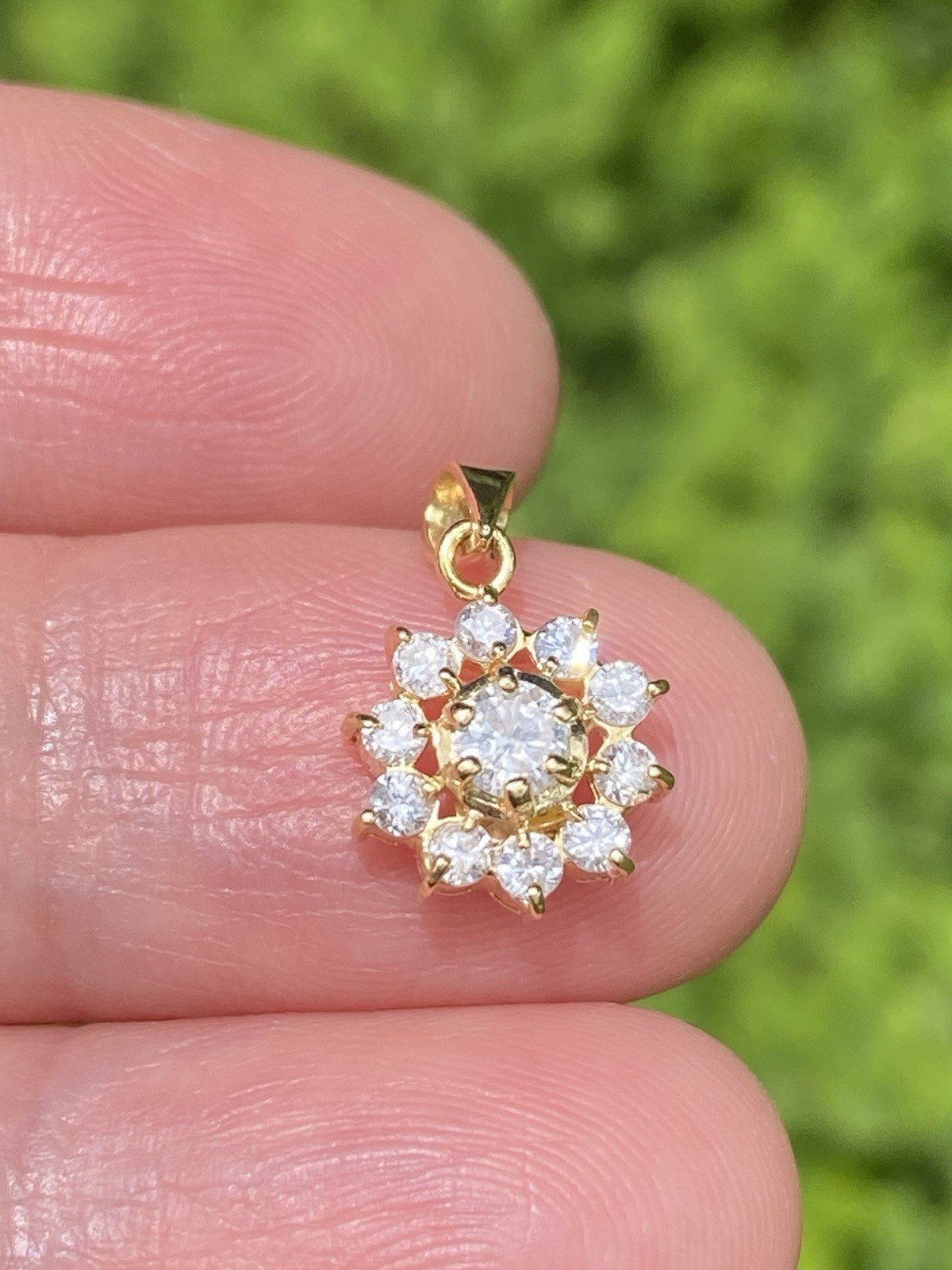 18K Yellow Gold 0.41CTW 100% Natural Diamond Flower Cluster Pendant