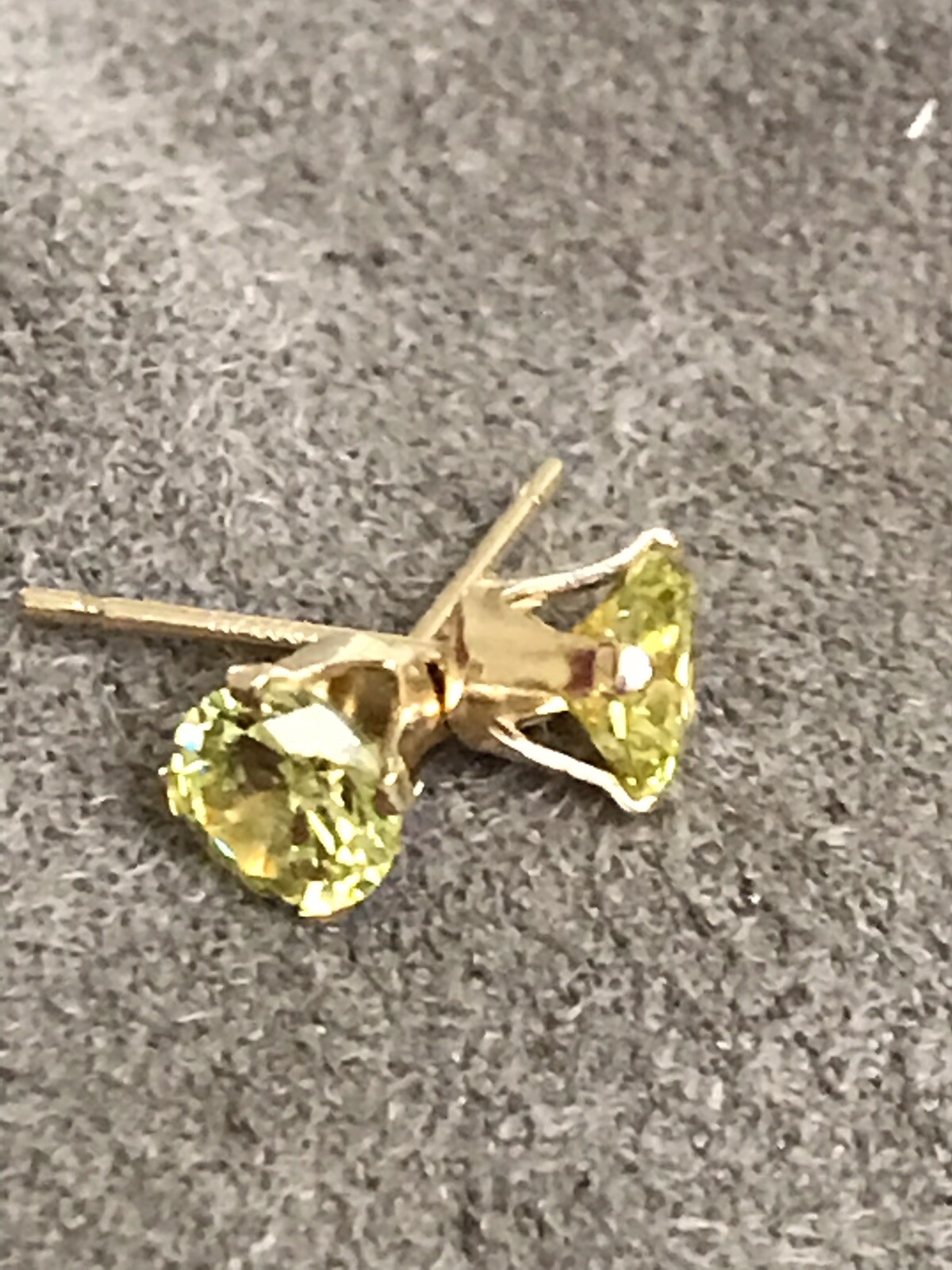 PERIDOT CUBIC ZIRCONIA STUD EARRINGS. AAA 5mm ROUND. 14k GOLD FILLED