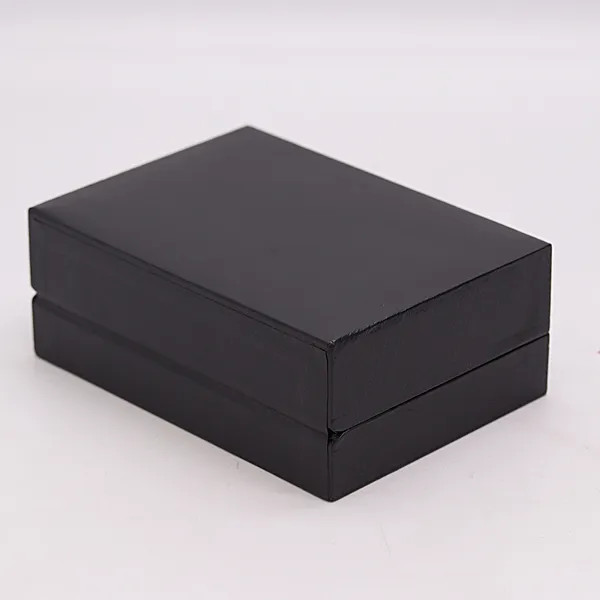 Excellent condition Seiko watch, empty box, black color, men’s/women’s w