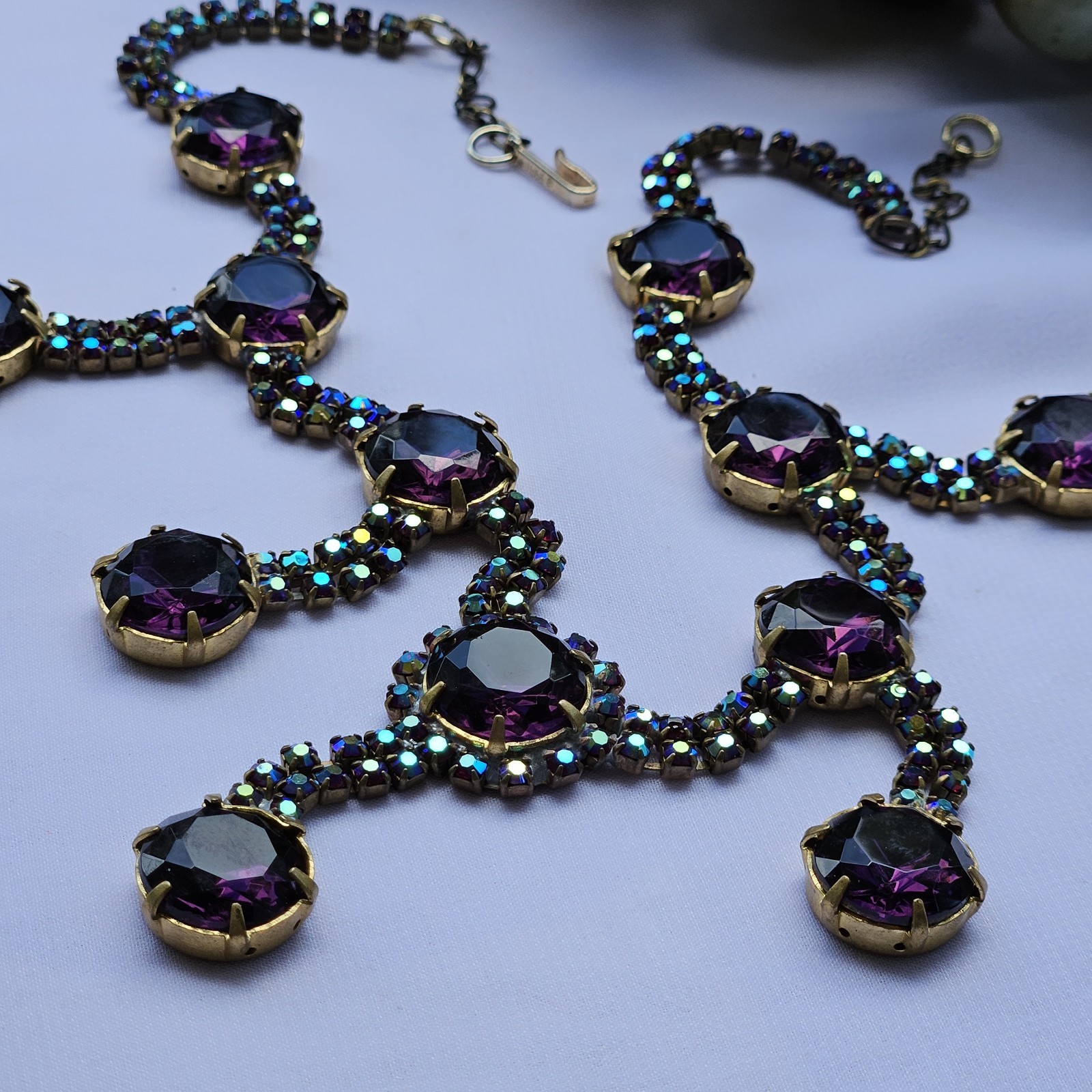 1940s RARE HOBE FIVE PENDANT PURPLE HEAD- LIGHT ORIGINAL COND FESTOON NECKLACE