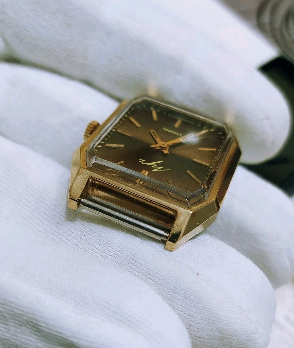 NOS. Luch 2209 Gold Plated AU10 Vintage Original Soviet Classic Luxury Watch