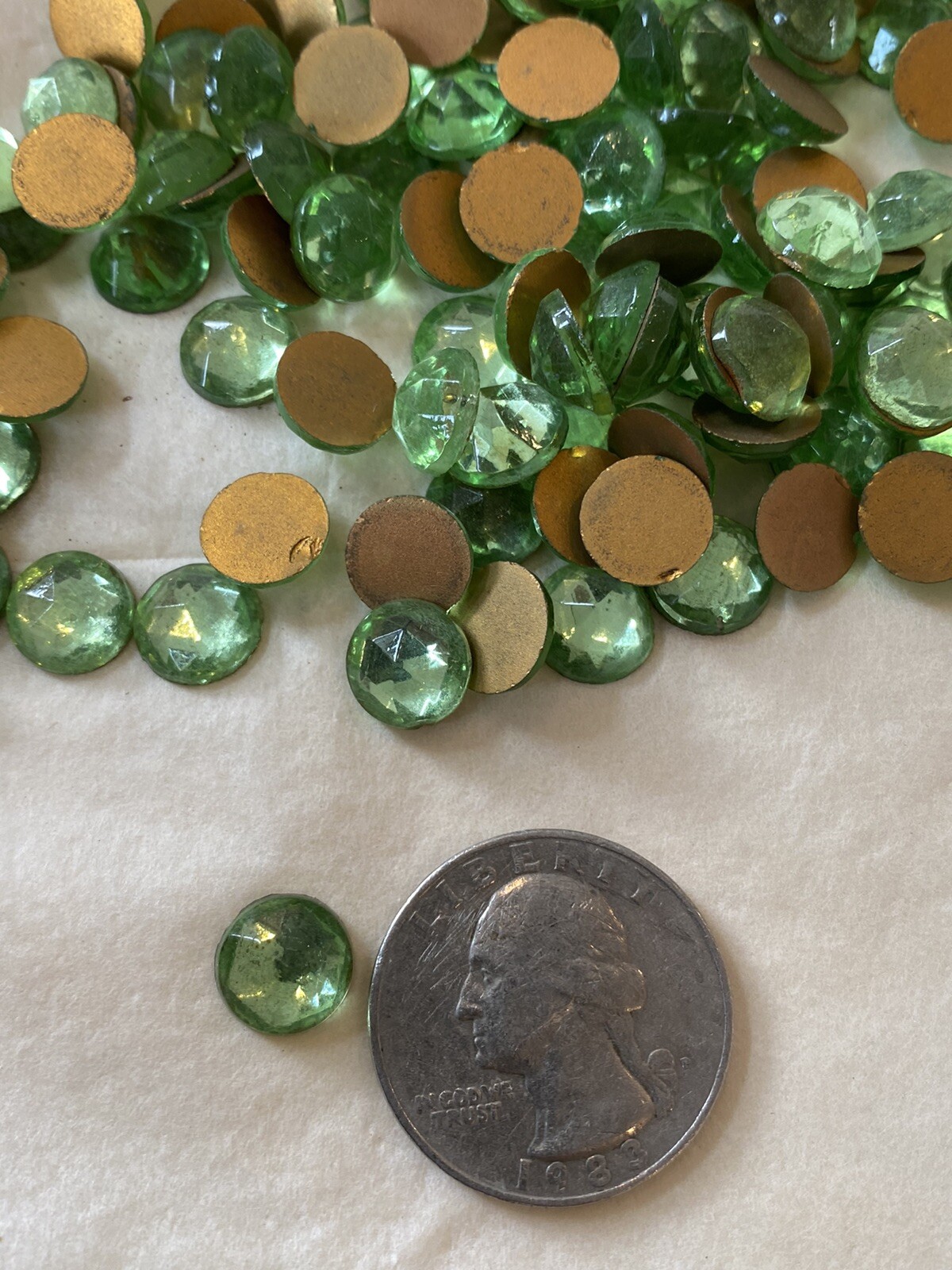 9MM ROUND FLAT BACK FOILED CZECH GLASS PERIDOT JEWEL (1 GROSS/144 PCS)