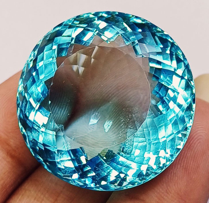 Certified Aquamarine 89.60 Ct Excellent Round Shape Loose Gemstone