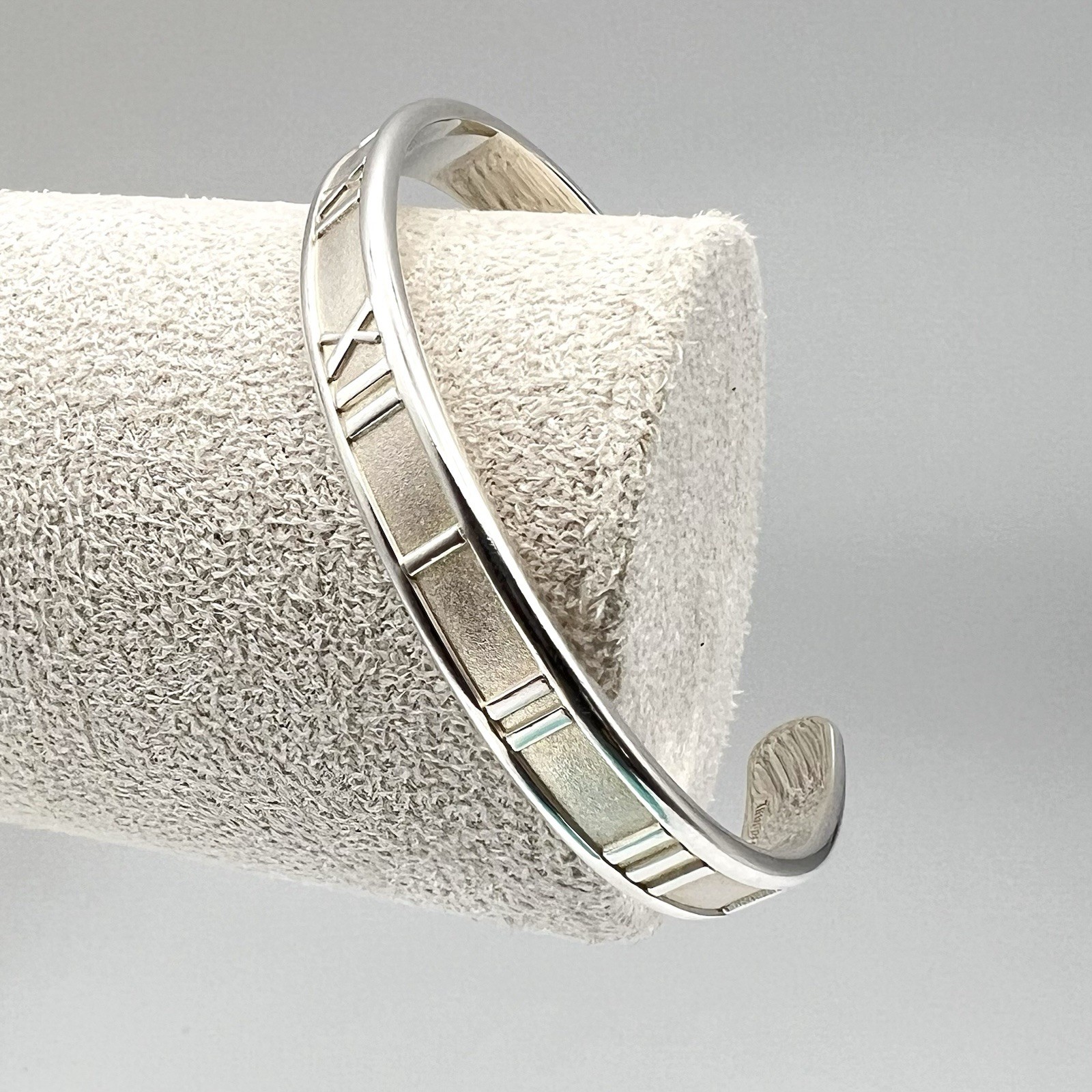 Tiffany & Co Atlas Cuff Bangle 925 Silver 16cm / 6.3in Vintage 1995 Pouch Box