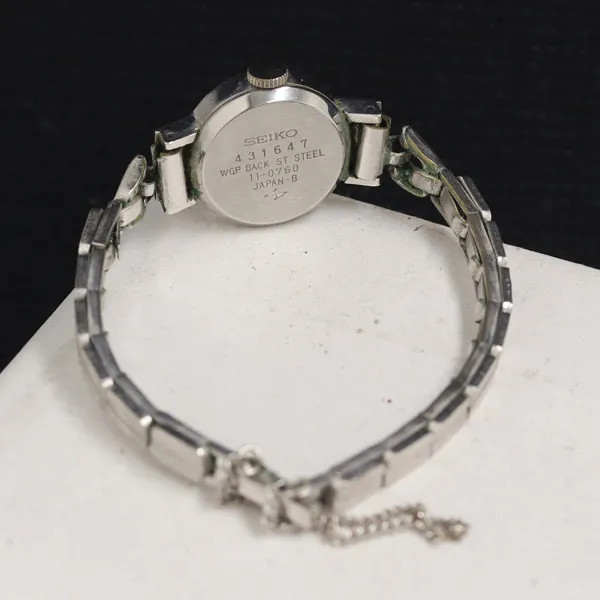 Working Seiko 11-0760 manual winding silver dial 21 jewels ladies’ watch KRH