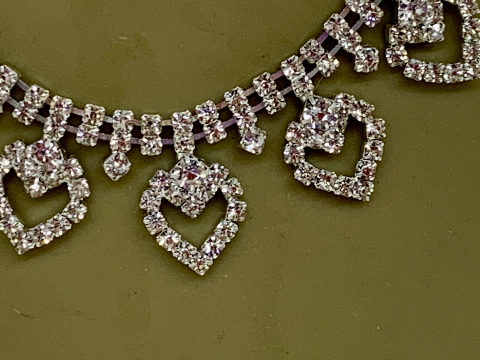 VINTAGE STYLE SILVER PLATED DIAMANTE HEART NECKLACE