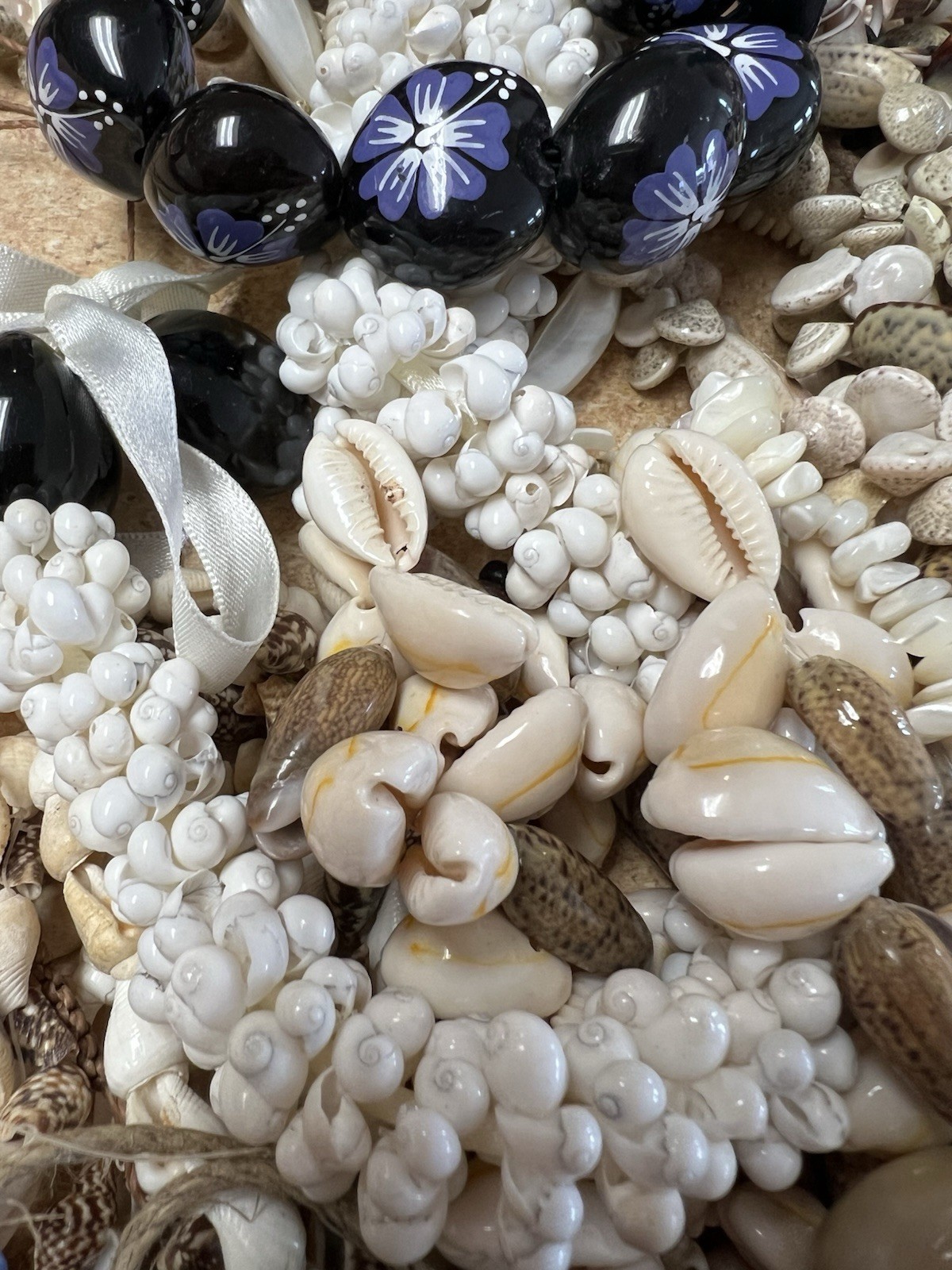 3 Lbs Lot Seashell Shell Pukka Cowrie Jewelry Strands Necklaces Bracelets SS1