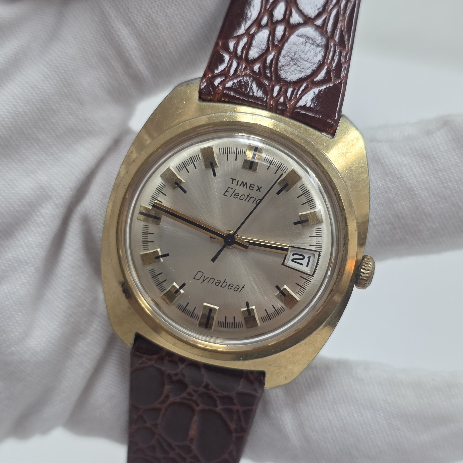 Vintage Timex Electric Mens Watch 35mm Dynabeat Date Gold Tone New Battery